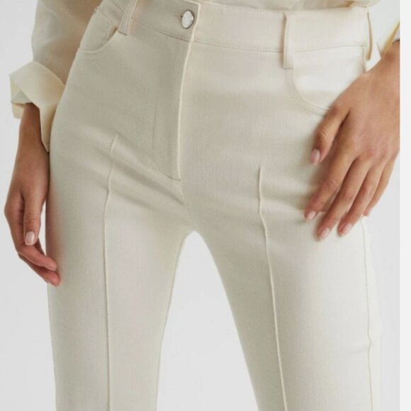 REISS Florence High Rise Flared Trousers/Jeans in Cream - Picture 4 of 4